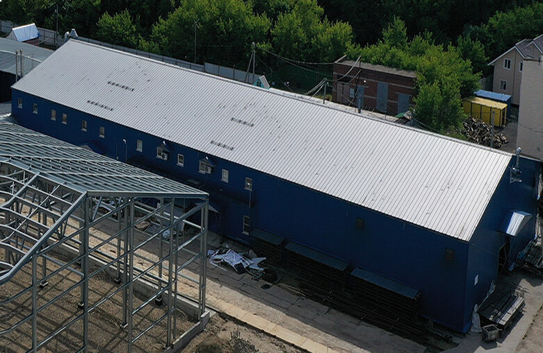 Производственное здание с антресолью из металлоконструкций