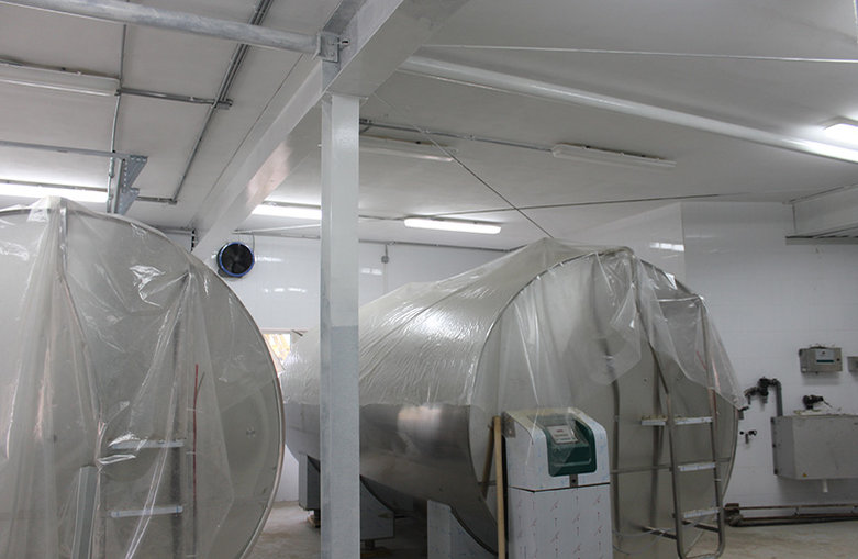 Доильно-молочное отделение, совмещенное с АБК из металлоконструкций